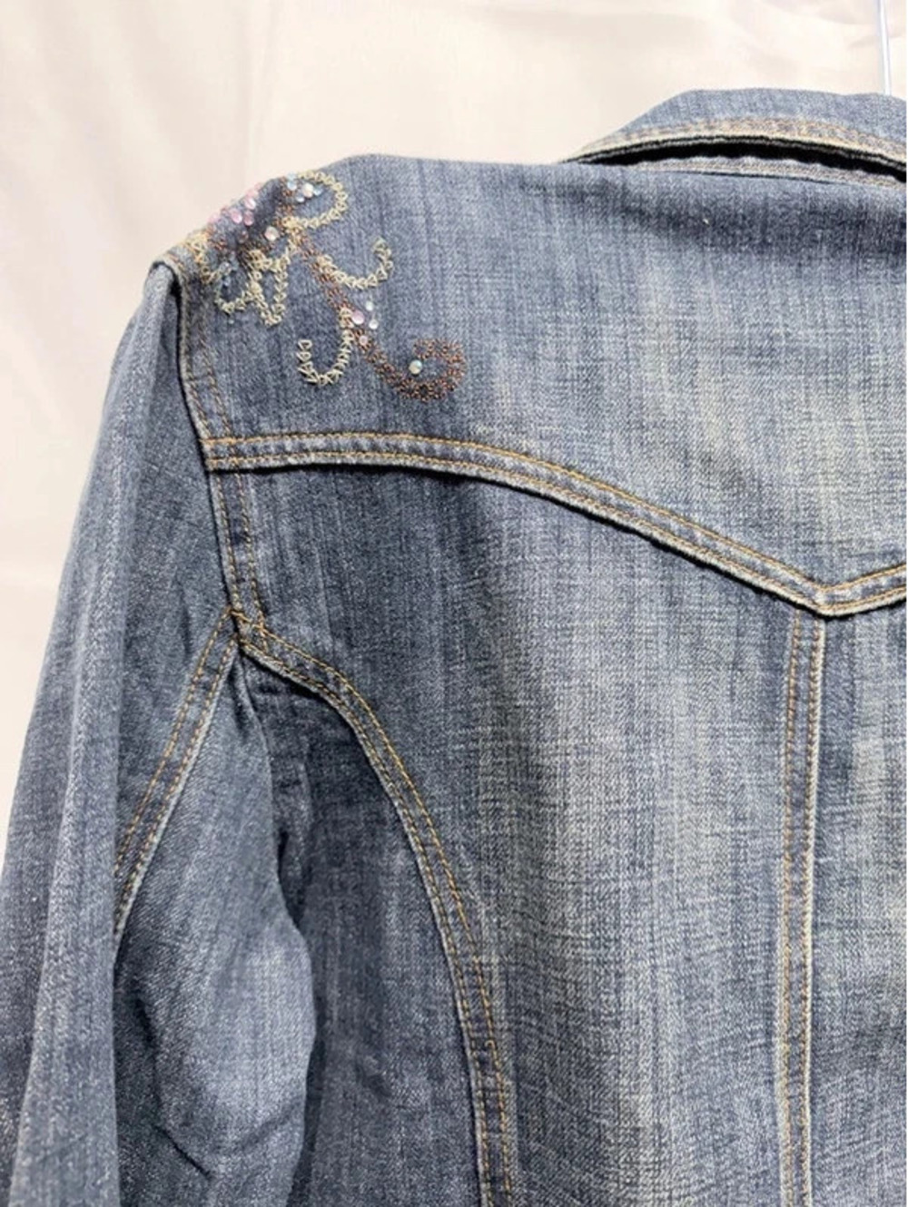 Cosmopolitan Jean Jacket - Picture 5 of 7